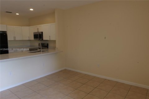 Touwnhouse à louer à Miramar, Floride: 3 chambres, 132.2 m2 № 2188614 - photo 10