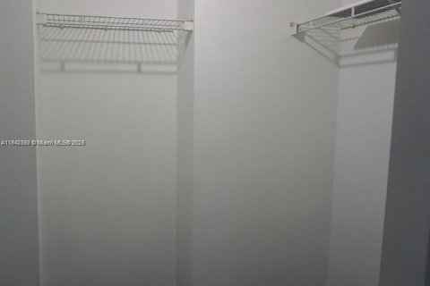 Condominio en venta en Miami, Florida, 2 dormitorios, 106.19 m2 № 2038055 - foto 8