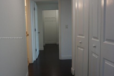 Condominio en venta en Miami, Florida, 2 dormitorios, 106.19 m2 № 2038055 - foto 16