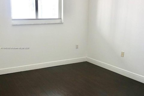 Condominio en venta en Miami, Florida, 2 dormitorios, 106.19 m2 № 2038055 - foto 11