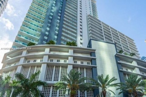 Condominio en venta en Miami, Florida, 2 dormitorios, 106.19 m2 № 2038055 - foto 1