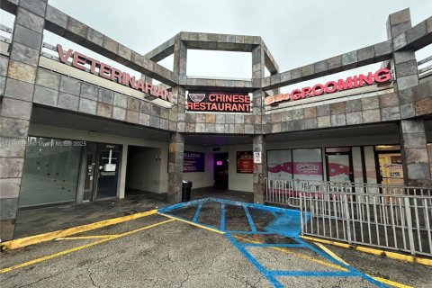 Купить коммерческую недвижимость в Майами-Лейкс, Флорида № 2034712 - фото 2