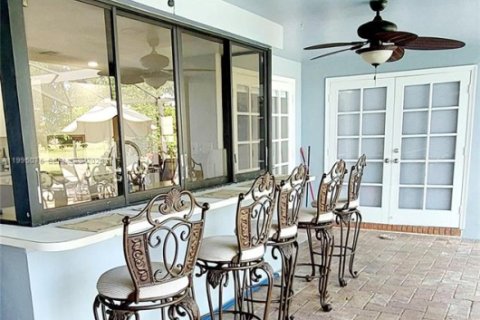 Villa ou maison à vendre à Hialeah, Floride: 5 chambres, 274.8 m2 № 2059331 - photo 20