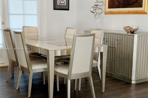 Villa ou maison à vendre à Hialeah, Floride: 5 chambres, 274.8 m2 № 2059331 - photo 6