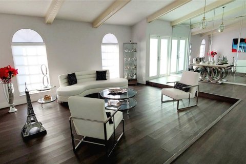 Villa ou maison à vendre à Hialeah, Floride: 5 chambres, 274.8 m2 № 2059331 - photo 5