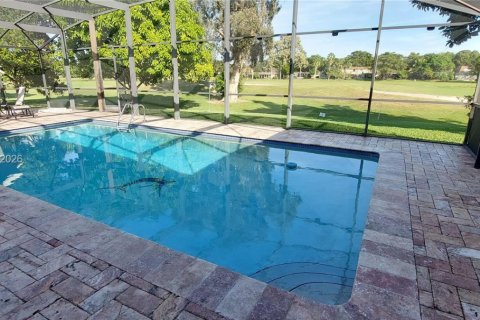 Villa ou maison à vendre à Hialeah, Floride: 5 chambres, 274.8 m2 № 2059331 - photo 23