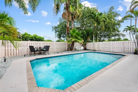 Adosado en venta en Fort Lauderdale, Florida, 3 dormitorios, 242.47 m2 № 2082946 - foto 15