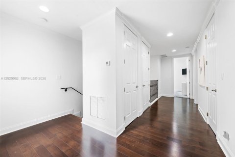 Adosado en venta en Fort Lauderdale, Florida, 3 dormitorios, 242.47 m2 № 2082946 - foto 20
