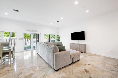Adosado en venta en Fort Lauderdale, Florida, 3 dormitorios, 242.47 m2 № 2082946 - foto 10