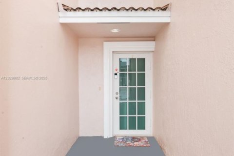 Adosado en venta en Fort Lauderdale, Florida, 3 dormitorios, 242.47 m2 № 2082946 - foto 12