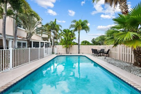 Adosado en venta en Fort Lauderdale, Florida, 3 dormitorios, 242.47 m2 № 2082946 - foto 16