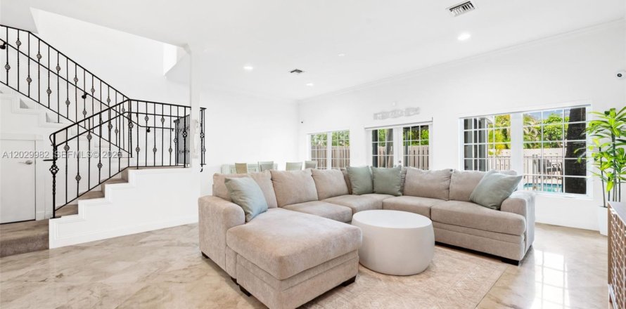 Adosado en Fort Lauderdale, Florida 3 dormitorios, 242.47 m2 № 2082946