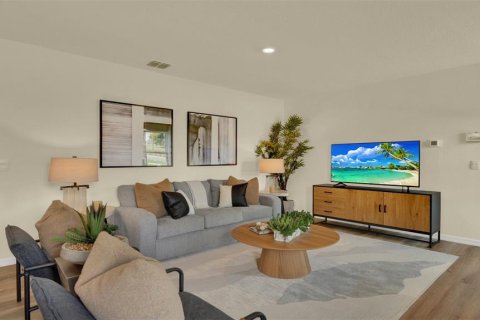 House in Apopka, Florida 4 bedrooms, 159.79 sq.m. № 1884642 - photo 4