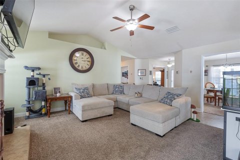 Casa en venta en Palm Coast, Florida, 4 dormitorios, 204.11 m2 № 2198848 - foto 13