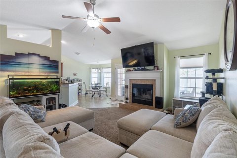 Casa en venta en Palm Coast, Florida, 4 dormitorios, 204.11 m2 № 2198848 - foto 15