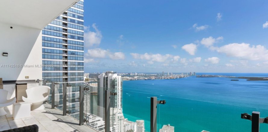 Condo à Miami, Floride, 3 chambres  № 1962095