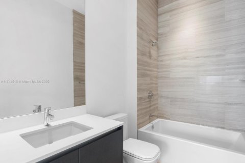 Copropriété à vendre à Miami, Floride: 3 chambres, 196.67 m2 № 1962095 - photo 21