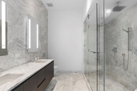 Copropriété à vendre à Miami, Floride: 3 chambres, 196.67 m2 № 1962095 - photo 17