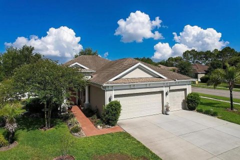 House in Hudson, Florida 3 bedrooms, 193.79 sq.m. № 2207283 - photo 2
