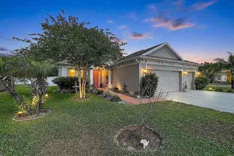 House in Hudson, Florida 3 bedrooms, 193.79 sq.m. № 2207283 - photo 5