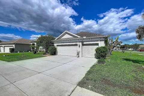 House in Hudson, Florida 3 bedrooms, 193.79 sq.m. № 2207283 - photo 8