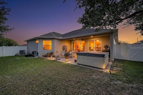 House in Hudson, Florida 3 bedrooms, 193.79 sq.m. № 2207283 - photo 9