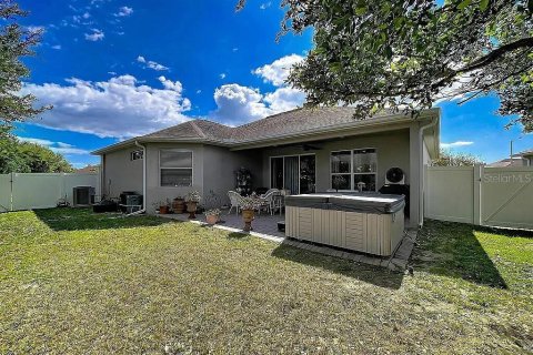 House in Hudson, Florida 3 bedrooms, 193.79 sq.m. № 2207283 - photo 10
