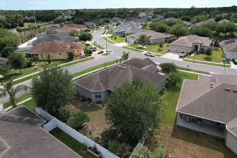 House in Hudson, Florida 3 bedrooms, 193.79 sq.m. № 2207283 - photo 14