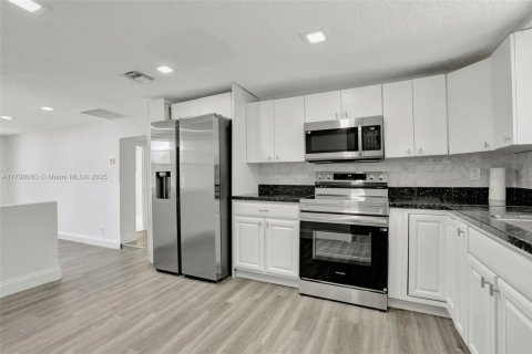 Villa ou maison à vendre à Oakland Park, Floride: 3 chambres, 129.97 m2 № 1711942 - photo 6