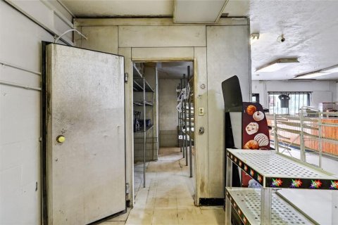 Immobilier commercial à vendre à Davenport, Floride: 136.57 m2 № 2416415 - photo 10
