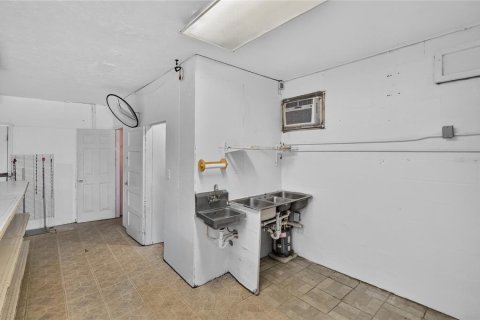 Immobilier commercial à vendre à Davenport, Floride: 136.57 m2 № 2416415 - photo 9