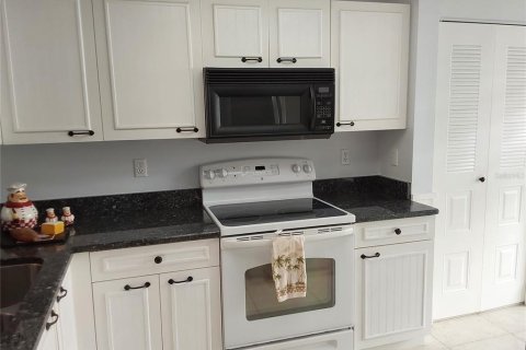 Condo in Bradenton, Florida, 2 bedrooms  № 1575259 - photo 6