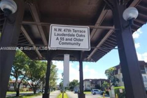 Снять в аренду кондоминиум в Лодердейл-Лейкс, Флорида 1 спальня, 61.5м2, № 2035165 - фото 5