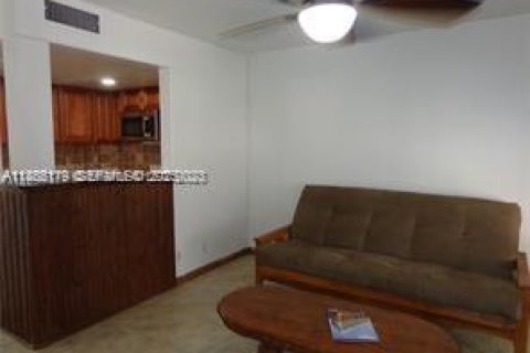 Снять в аренду кондоминиум в Лодердейл-Лейкс, Флорида 1 спальня, 61.5м2, № 2035165 - фото 15