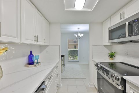 Condominio en venta en Saint Pete Beach, Florida, 1 dormitorio, 59.92 m2 № 2117069 - foto 15