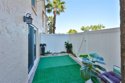 Condominio en venta en Saint Pete Beach, Florida, 1 dormitorio, 59.92 m2 № 2117069 - foto 23