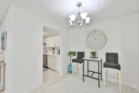 Condominio en venta en Saint Pete Beach, Florida, 1 dormitorio, 59.92 m2 № 2117069 - foto 10