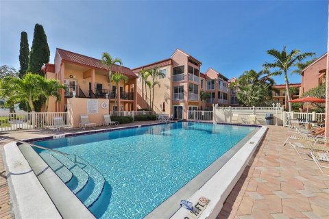 Condominio en venta en Saint Pete Beach, Florida, 1 dormitorio, 59.92 m2 № 2117069 - foto 28