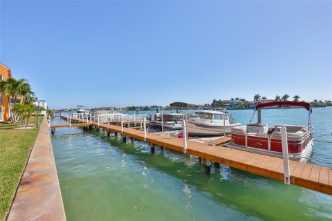 Condominio en venta en Saint Pete Beach, Florida, 1 dormitorio, 59.92 m2 № 2117069 - foto 29