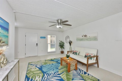 Condominio en venta en Saint Pete Beach, Florida, 1 dormitorio, 59.92 m2 № 2117069 - foto 5