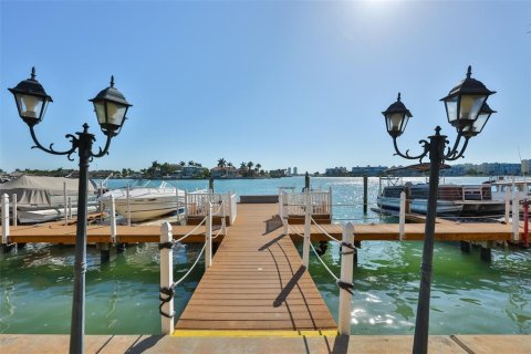 Condominio en venta en Saint Pete Beach, Florida, 1 dormitorio, 59.92 m2 № 2117069 - foto 26