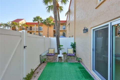 Condominio en venta en Saint Pete Beach, Florida, 1 dormitorio, 59.92 m2 № 2117069 - foto 22