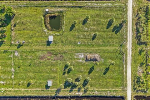 Commercial property in Loxahatchee Groves, Florida № 2188077 - photo 7