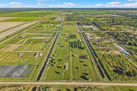 Commercial property in Loxahatchee Groves, Florida № 2188077 - photo 24