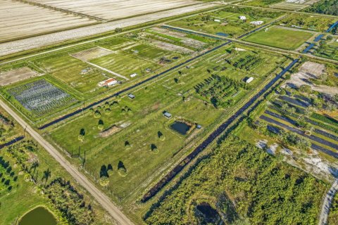 Commercial property in Loxahatchee Groves, Florida № 2188077 - photo 26