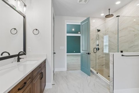 Casa en venta en Tampa, Florida, 5 dormitorios, 324.14 m2 № 2138006 - foto 8