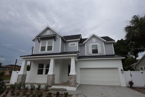 Casa en Tampa, Florida 5 dormitorios, 324.14 m2 № 2138006