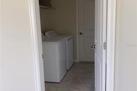 Villa ou maison à louer à Kissimmee, Floride: 3 chambres, 144.46 m2 № 1858098 - photo 5