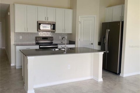 Villa ou maison à louer à Kissimmee, Floride: 3 chambres, 144.46 m2 № 1858098 - photo 3