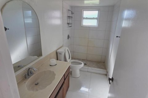 House in St. Lucie, Florida 4 bedrooms, 158.12 sq.m. № 2242520 - photo 15